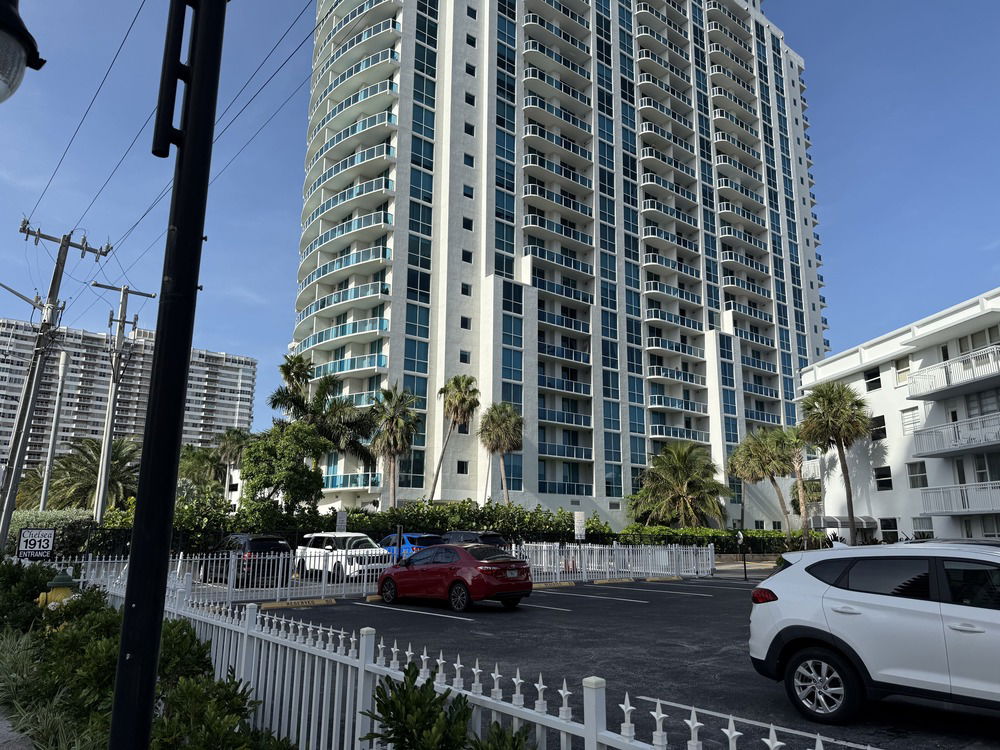 Building photo 4
